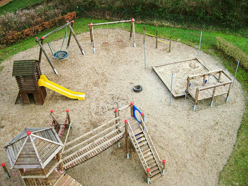 Spielplatz © video-kopter.de 2009