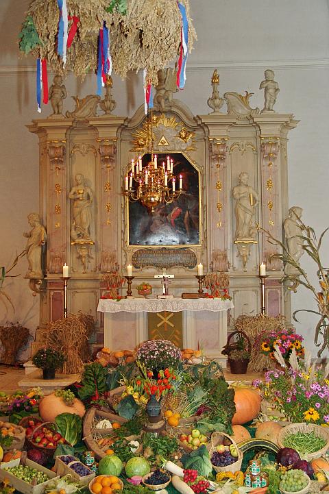 geschmückte Kirche © Marc Dobkowitz