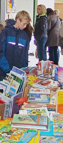 Büchertisch © Marc Dobkowitz